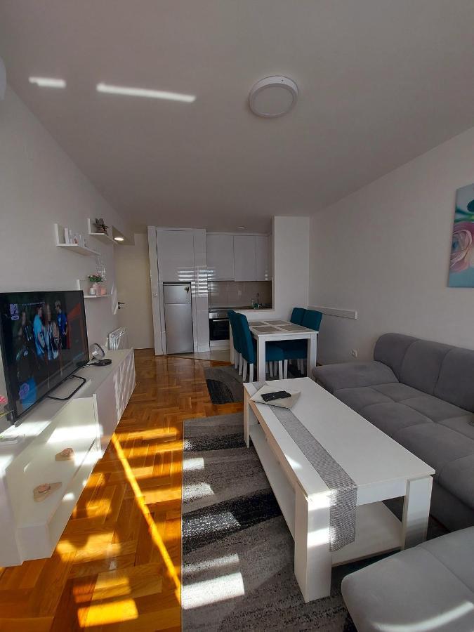 Apartman Victoria Lukavica ภายนอก รูปภาพ