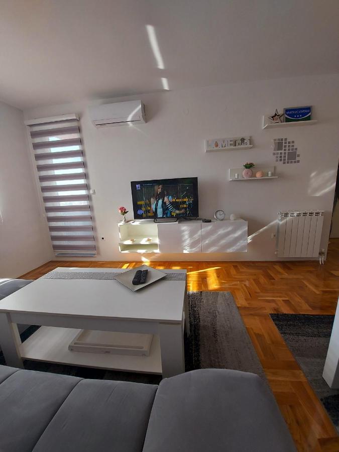Apartman Victoria Lukavica ภายนอก รูปภาพ
